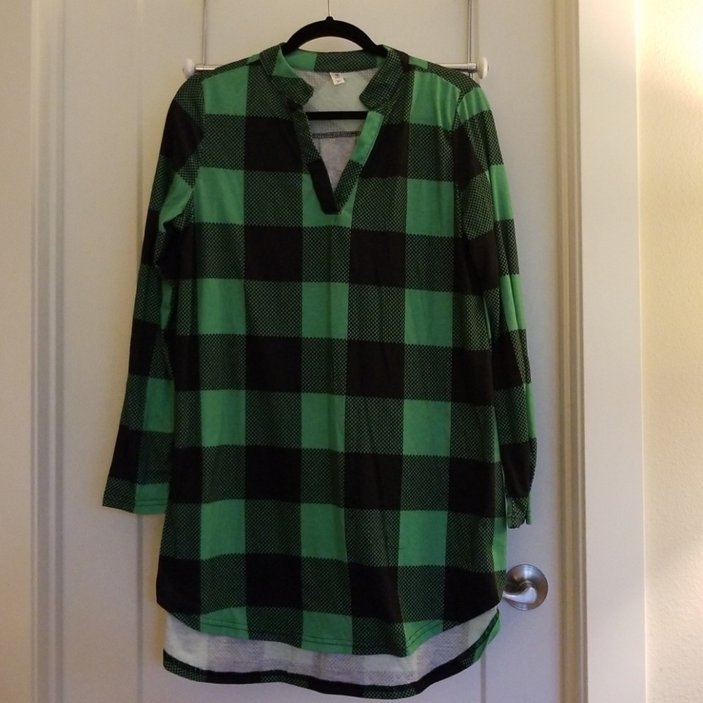 Stretchy long shirt.